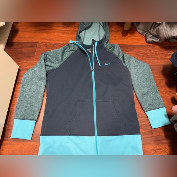 Nike Therma-Fit Jacket in Teal and Black - Picture 1 of 3